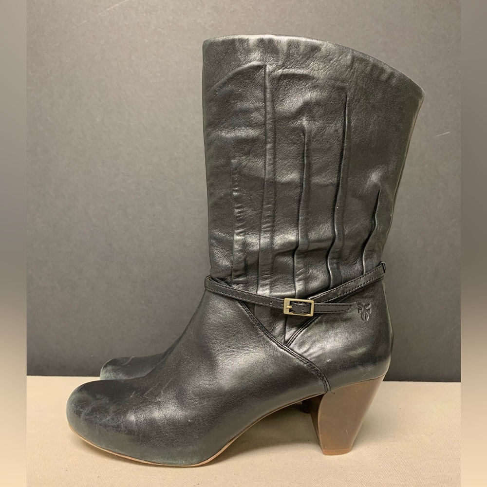 Frye Lisa Boots sz 8.5 Black Leather Pleated